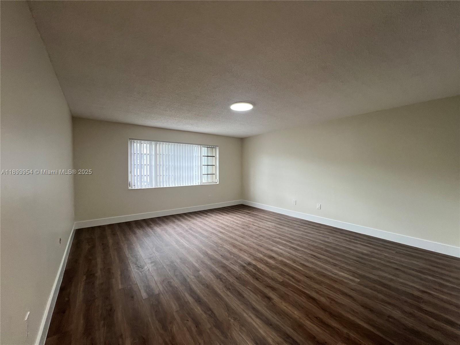 COVE CONDO PHASE I - Residential Lease