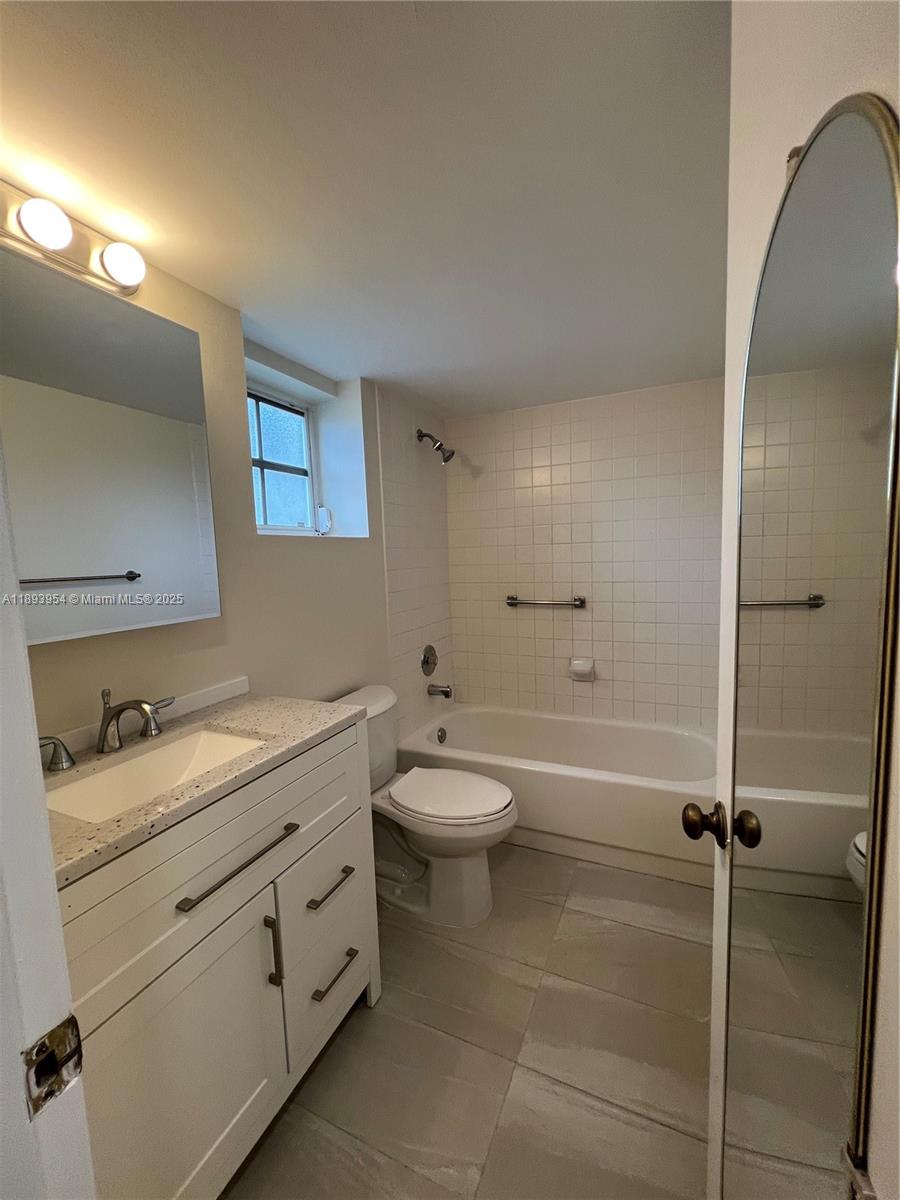 COVE CONDO PHASE I - Residential Lease