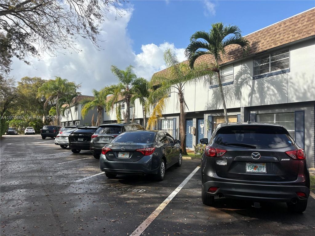 Photo of 821 NW 46th Ave #821, Plantation, FL 33317 (MLS # A11975667)