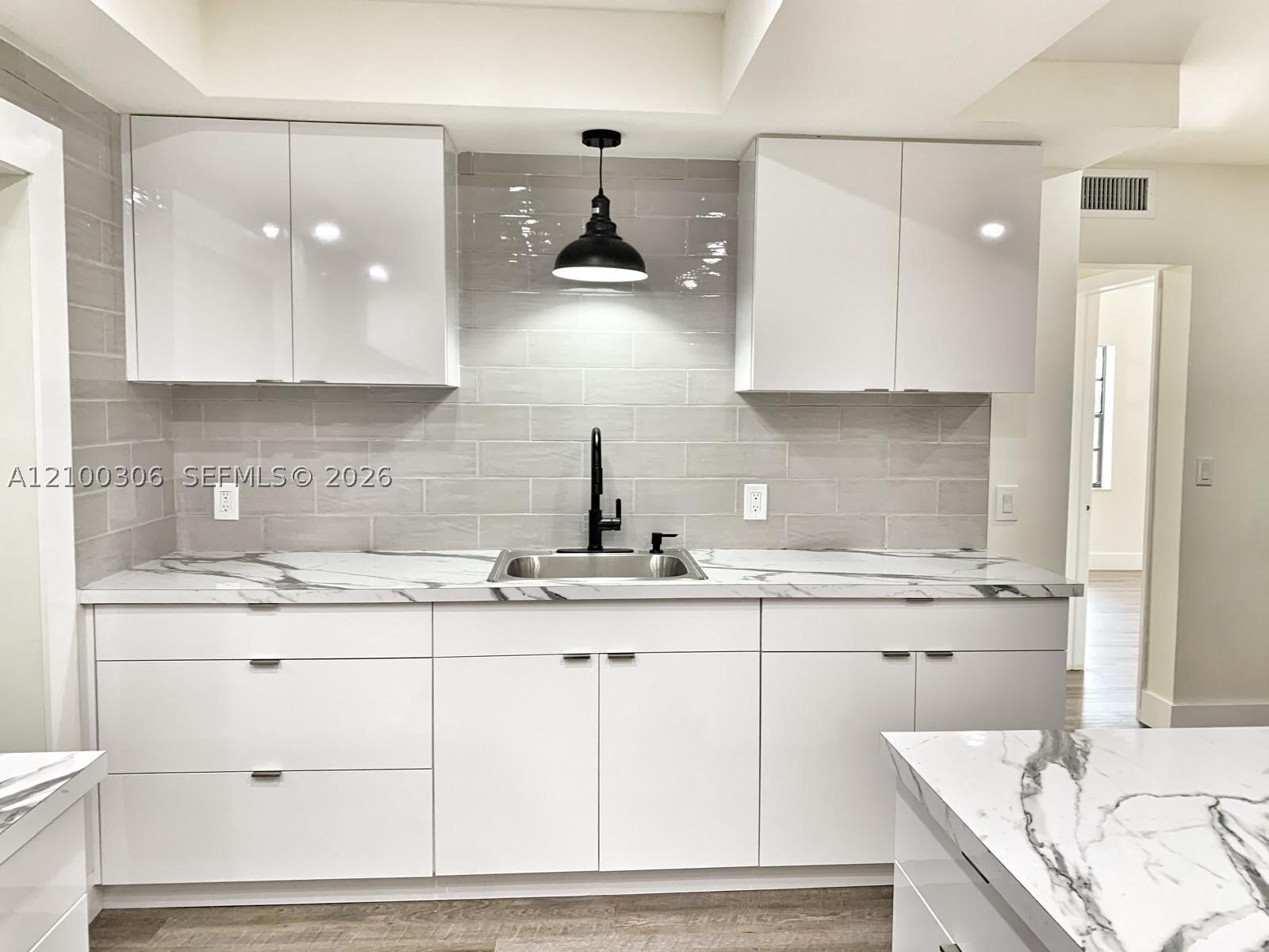 351 W 36th St