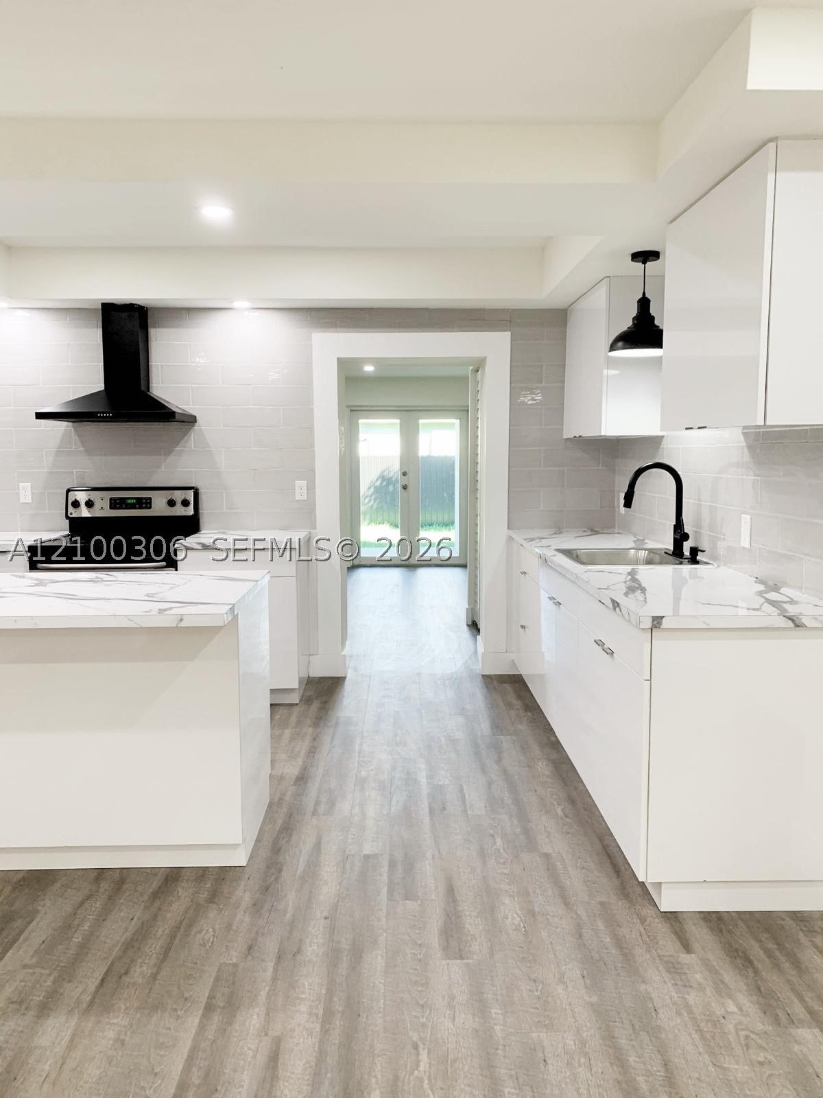 351 W 36th St