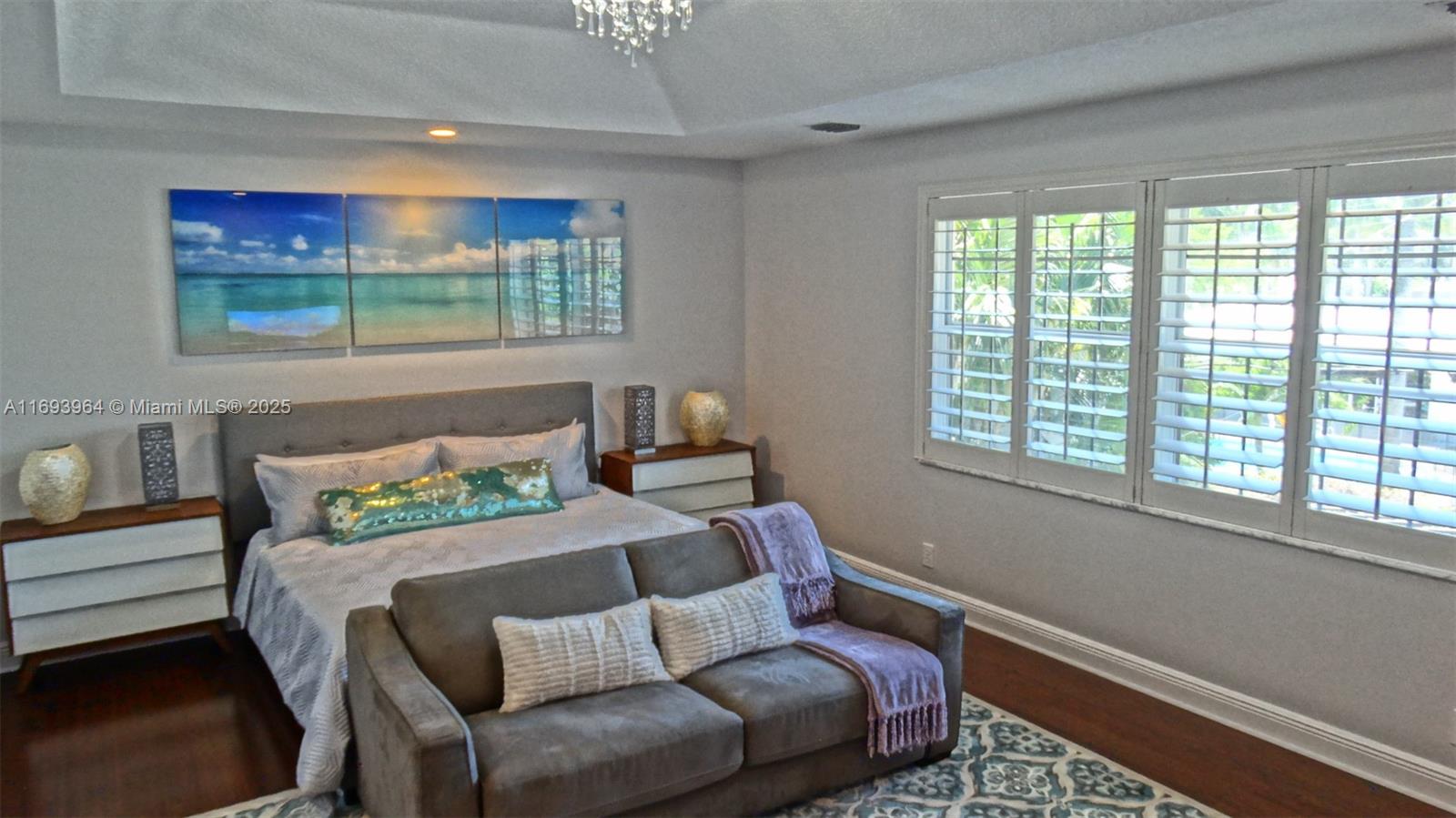 HOLLYWOOD LAKES SECTION - Residential Lease