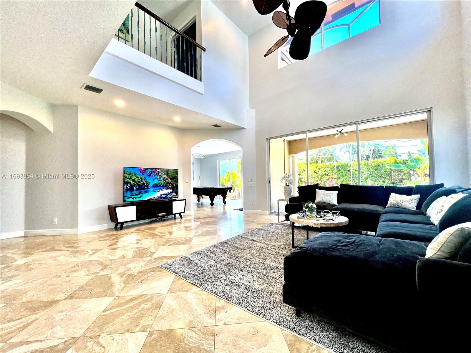 HOLLYWOOD LAKES SECTION - Residential Lease