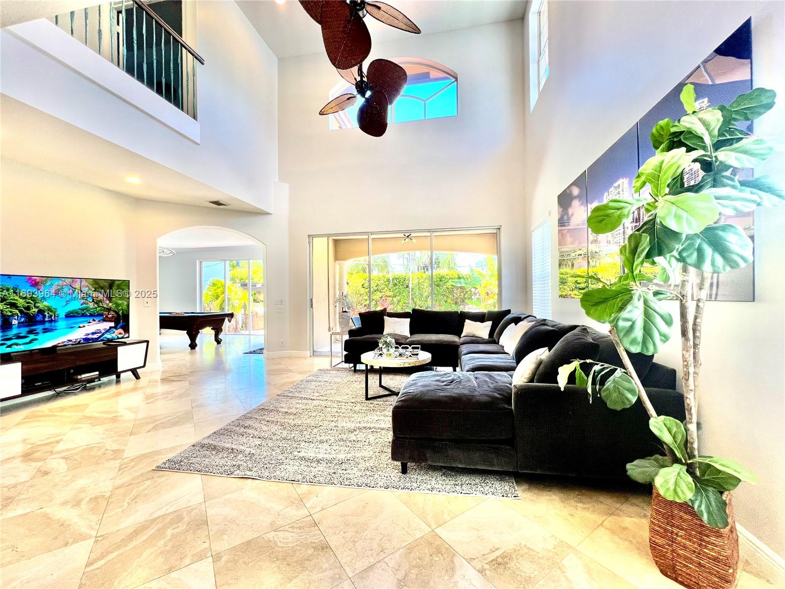 HOLLYWOOD LAKES SECTION - Residential Lease