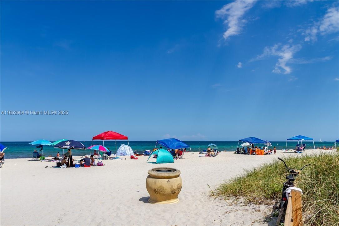 HOLLYWOOD LAKES SECTION - Residential Lease