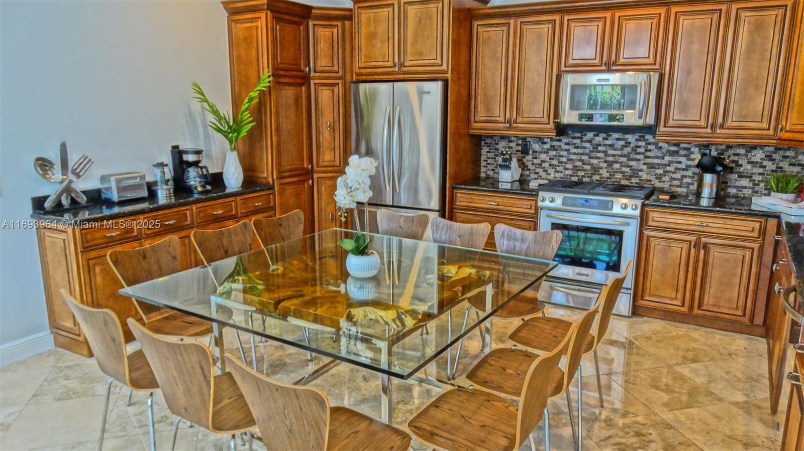 HOLLYWOOD LAKES SECTION - Residential Lease