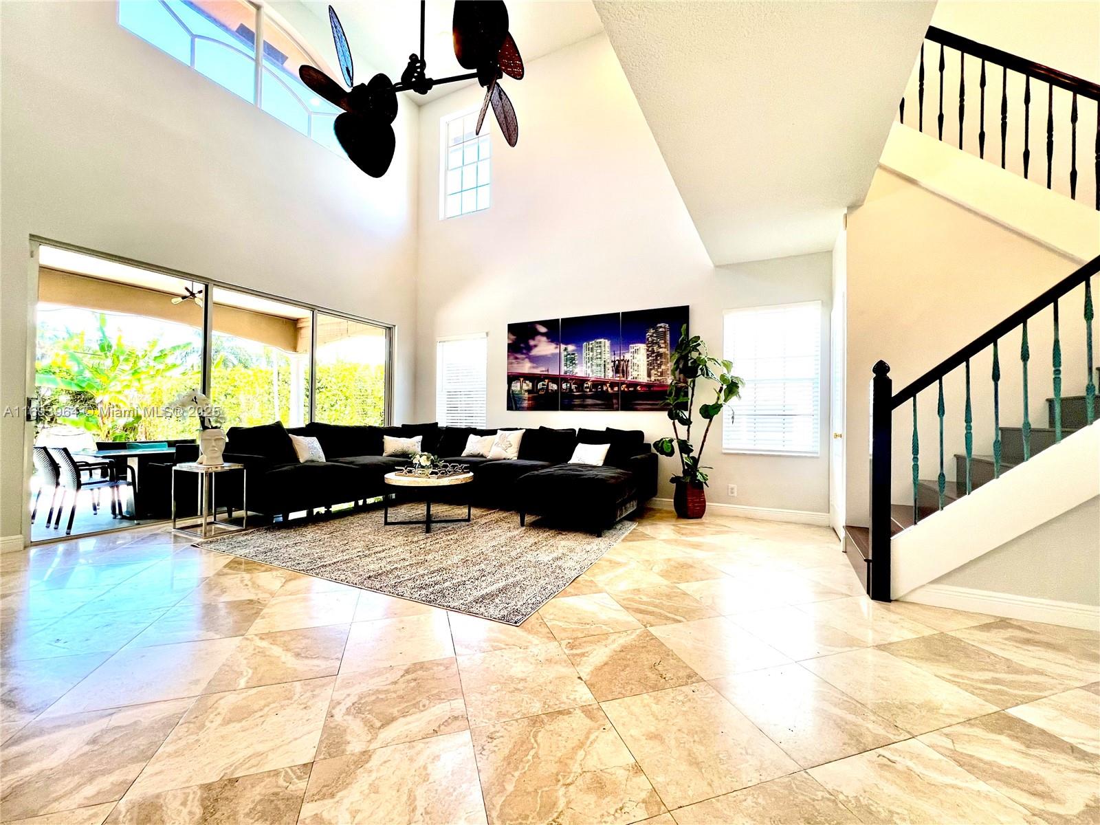 HOLLYWOOD LAKES SECTION - Residential Lease