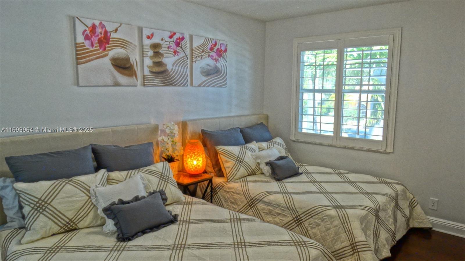 HOLLYWOOD LAKES SECTION - Residential Lease