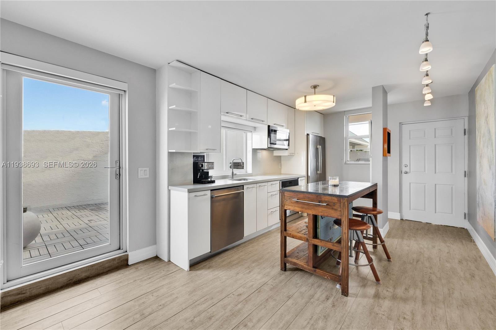 NIRVANA CONDO NO ONE COND - Residential