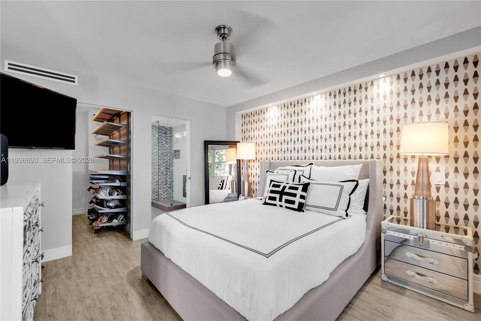 NIRVANA CONDO NO ONE COND - Residential