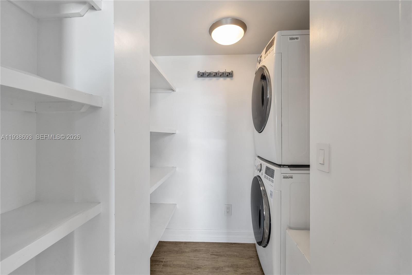 NIRVANA CONDO NO ONE COND - Residential