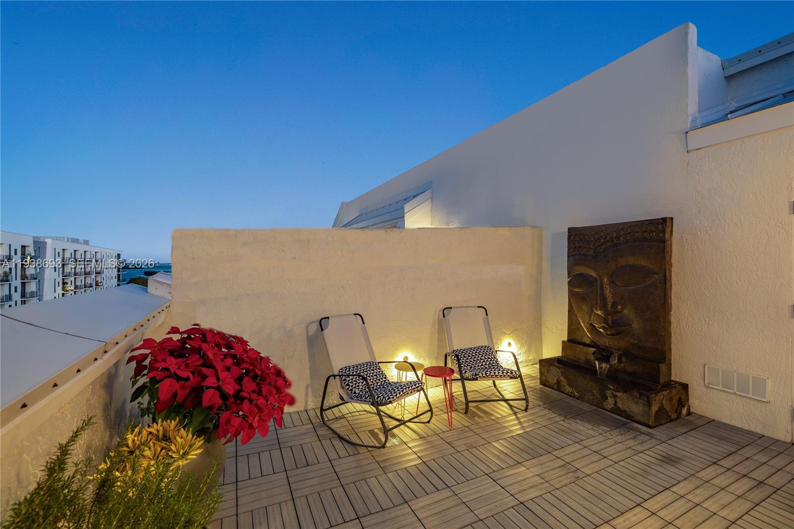 NIRVANA CONDO NO ONE COND - Residential