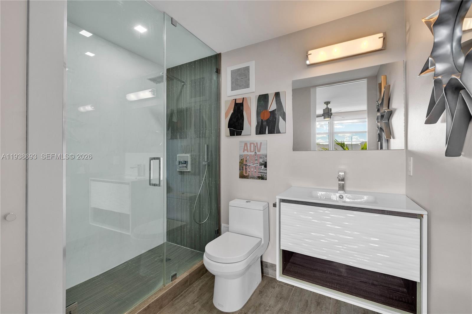 NIRVANA CONDO NO ONE COND - Residential