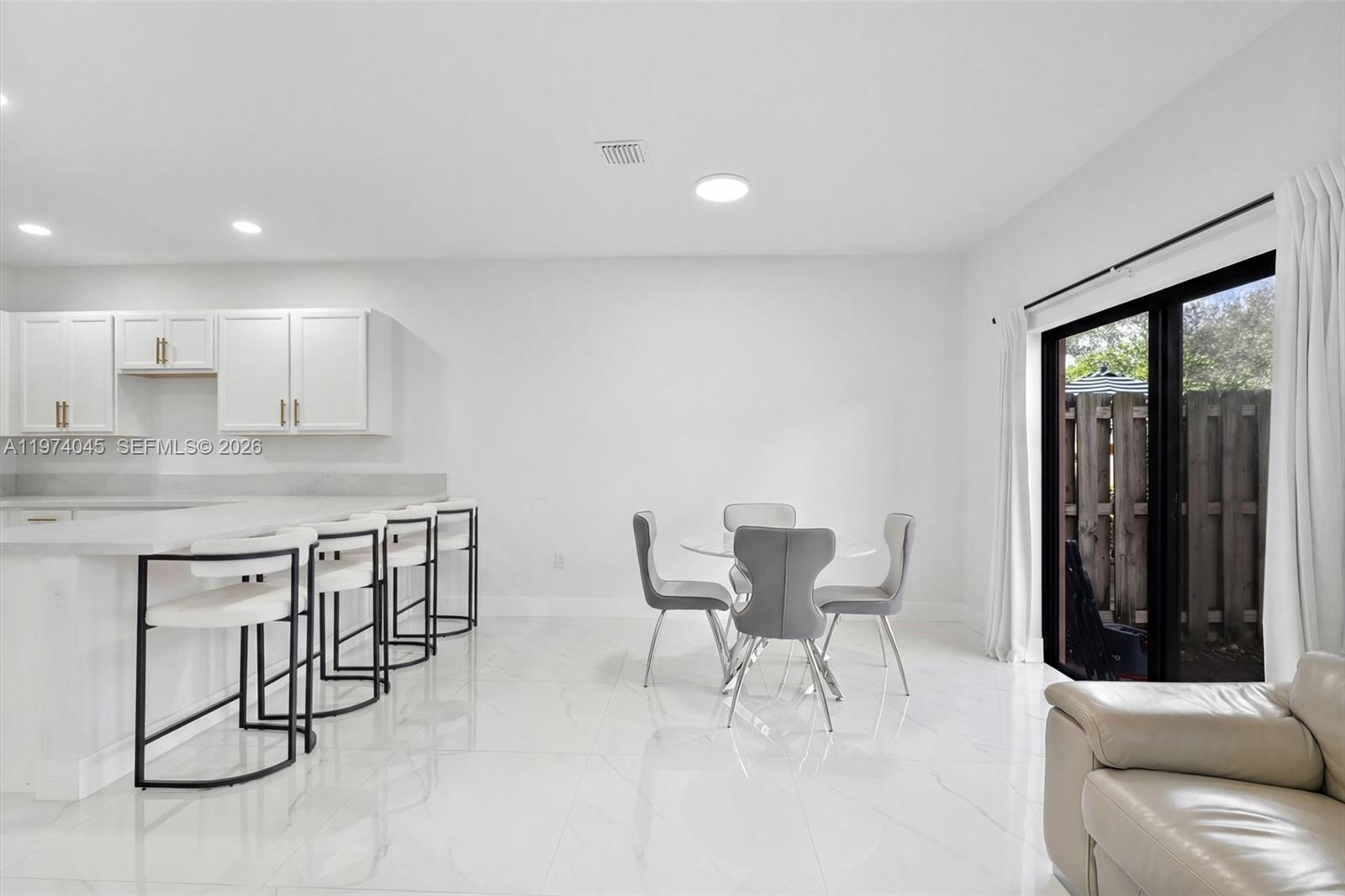 BAYWINDS OF DOMINICA AND - Residential