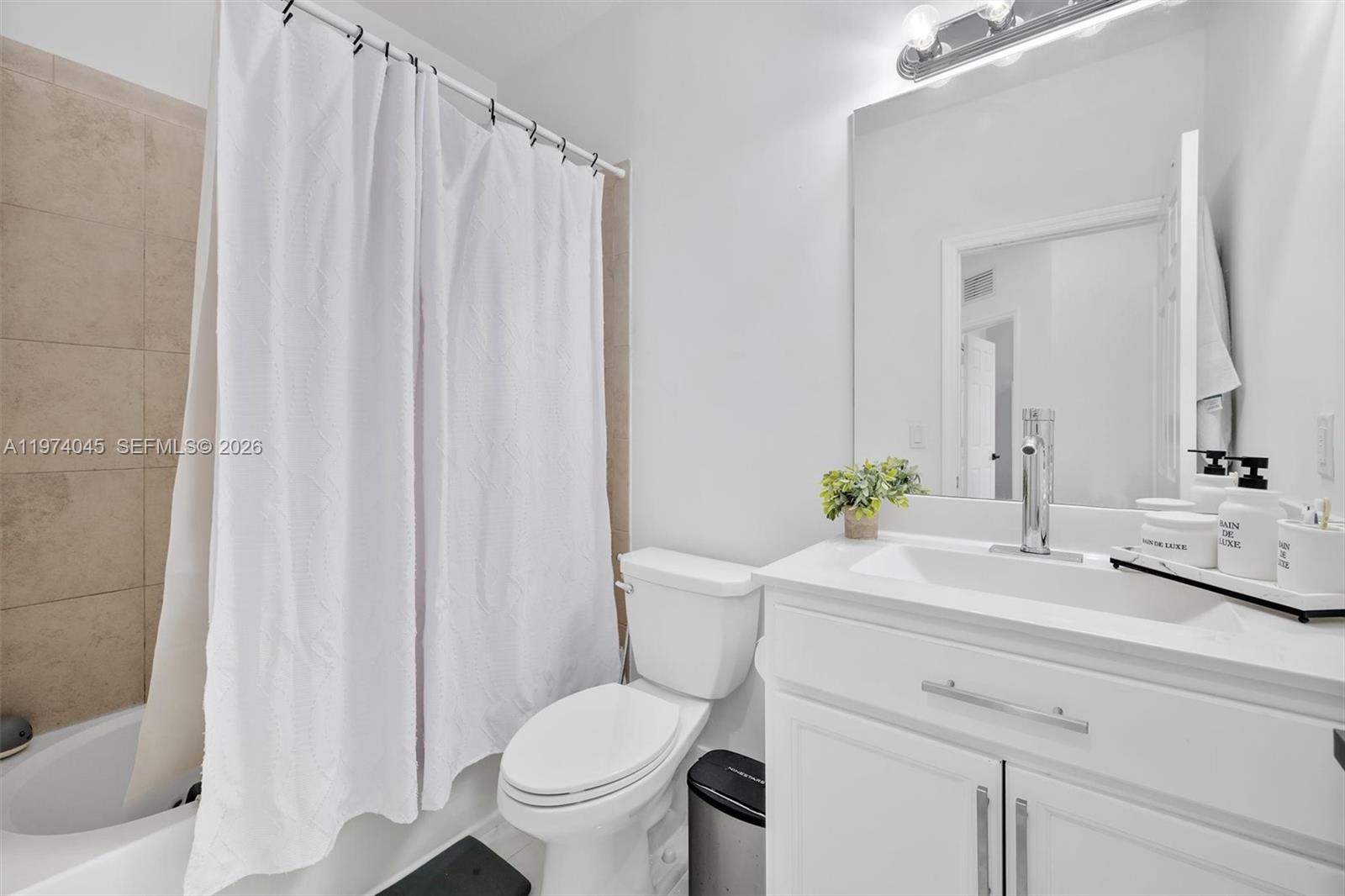 BAYWINDS OF DOMINICA AND - Residential