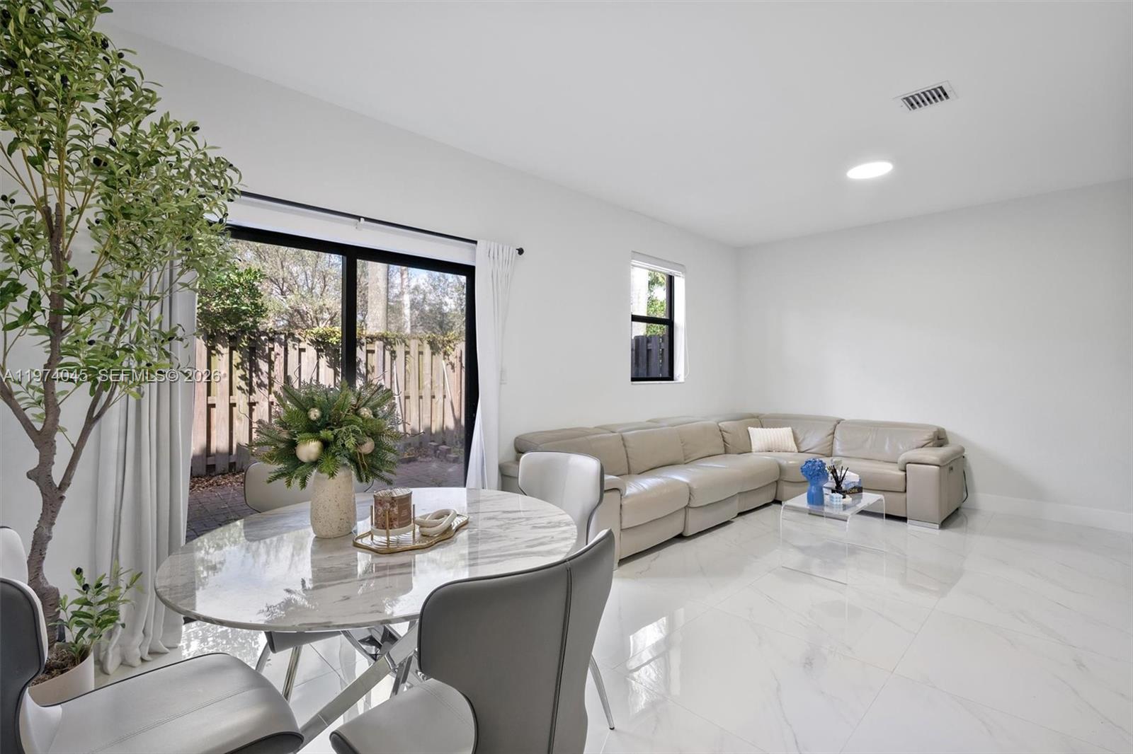 BAYWINDS OF DOMINICA AND - Residential