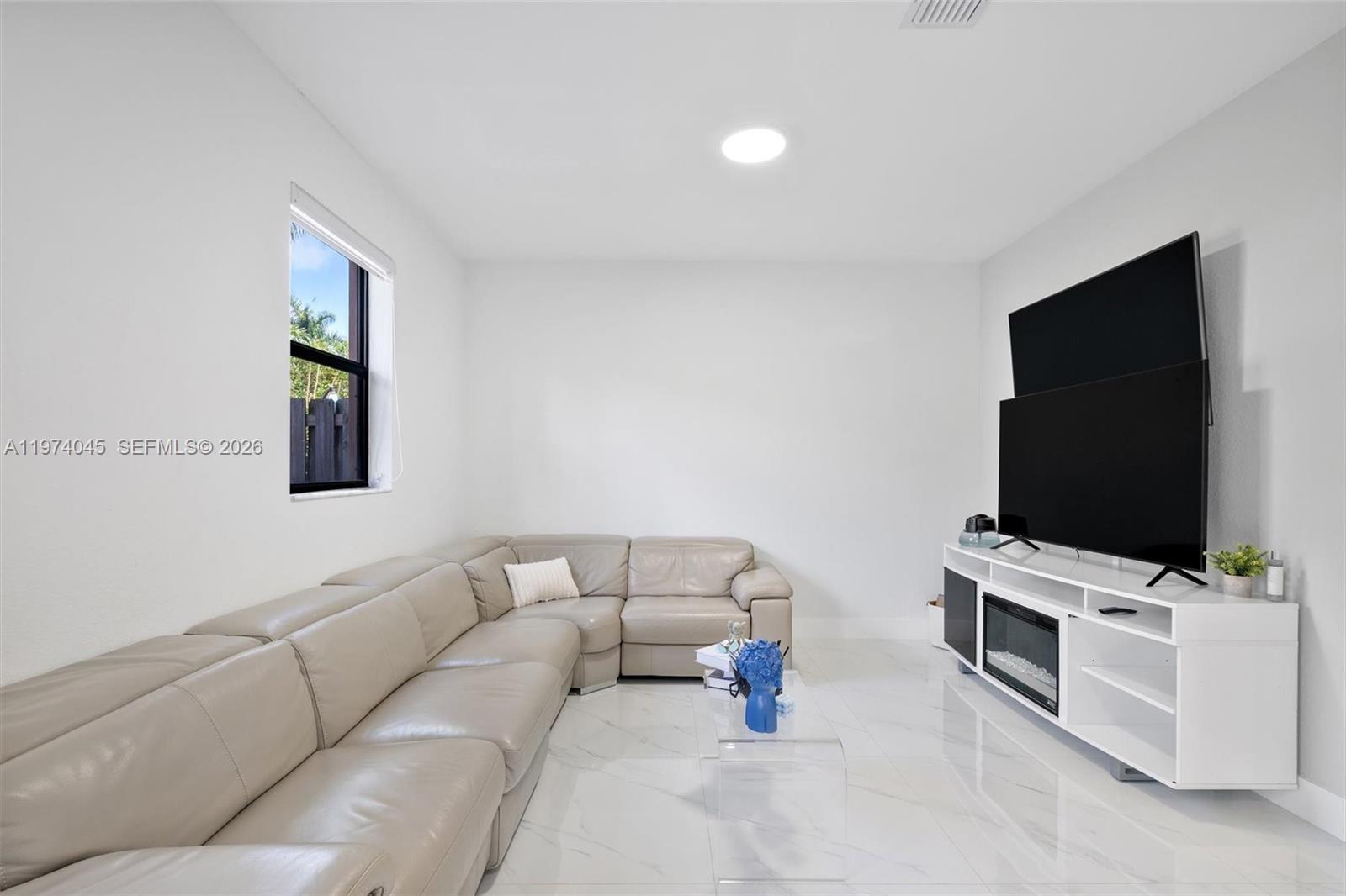 BAYWINDS OF DOMINICA AND - Residential