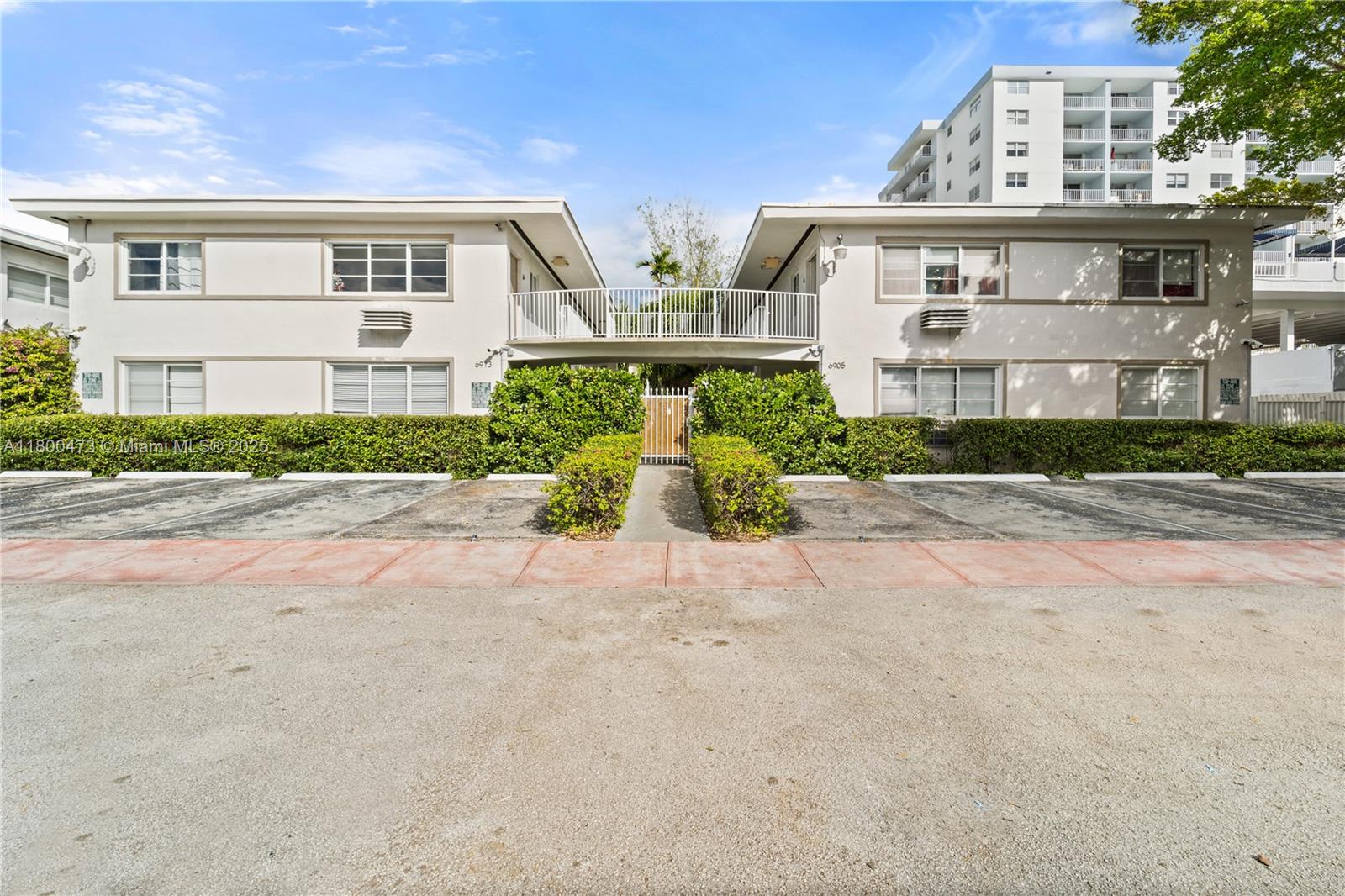 Rental Property at 6905 Rue Vendome 7, Miami Beach, Miami-Dade County, Florida - Bedrooms: 1 
Bathrooms: 1  - $1,850 MO.