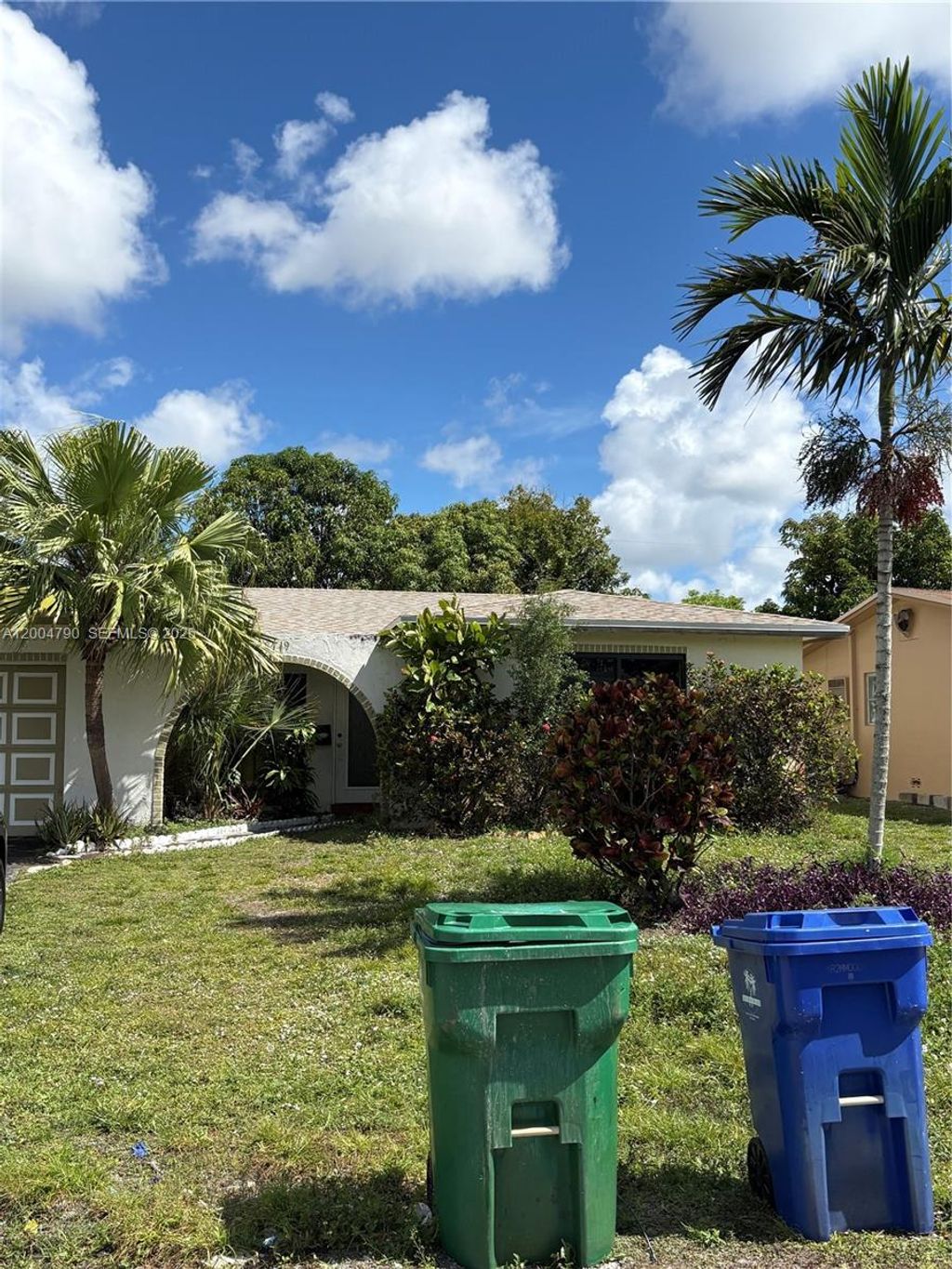 Photo of 8719 Southampton Dr, Miramar, FL 33025 (MLS # A12004790)
