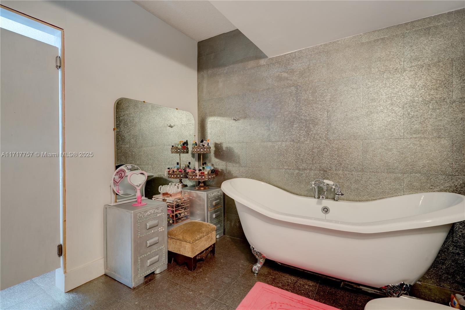 23 BISCAYNE BAY CONDO - Residential
