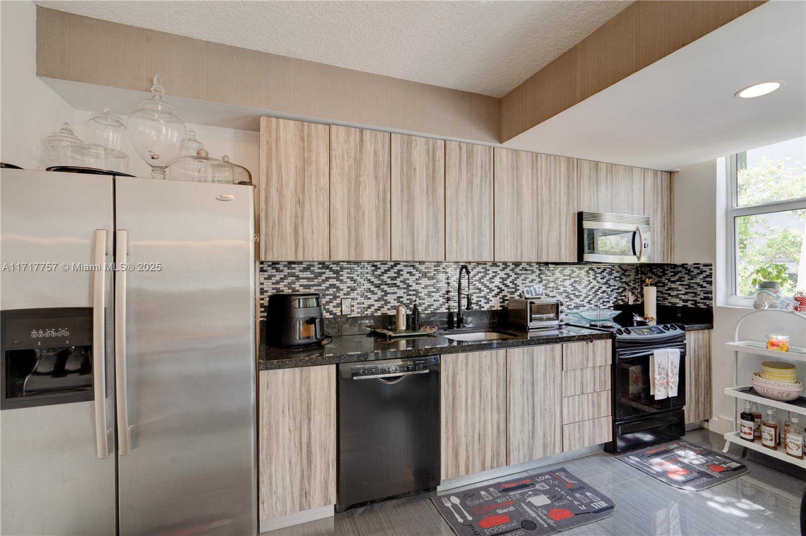 23 BISCAYNE BAY CONDO - Residential