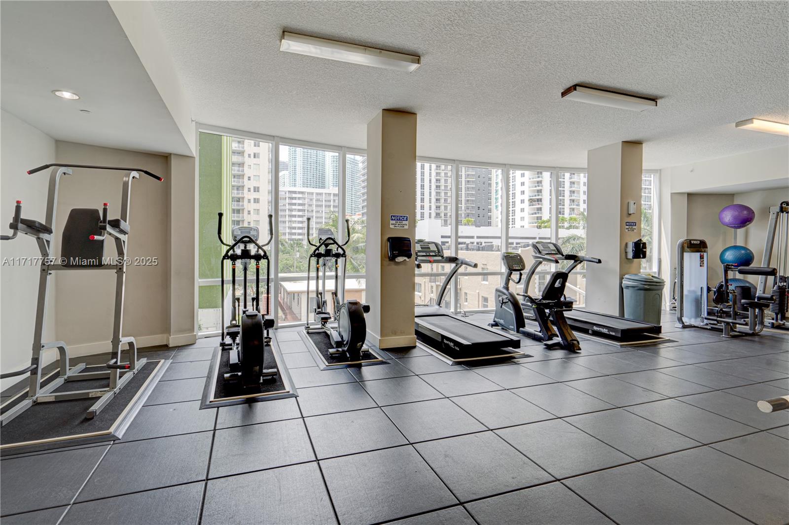23 BISCAYNE BAY CONDO - Residential