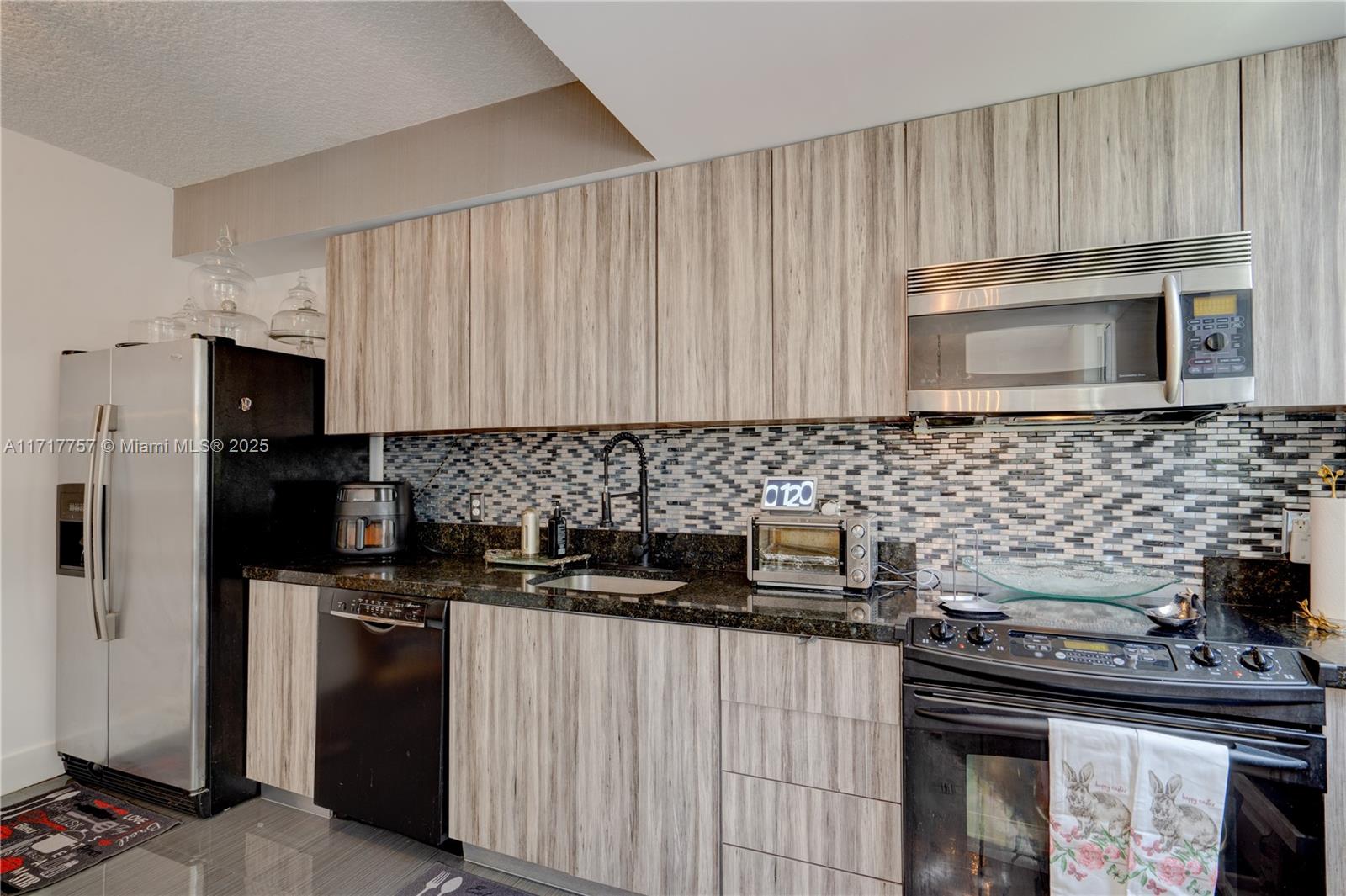 23 BISCAYNE BAY CONDO - Residential