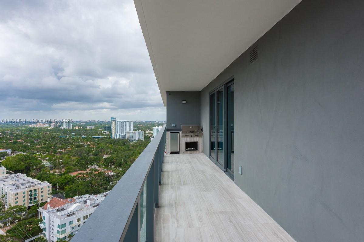 1451 Brickell Ave 2103