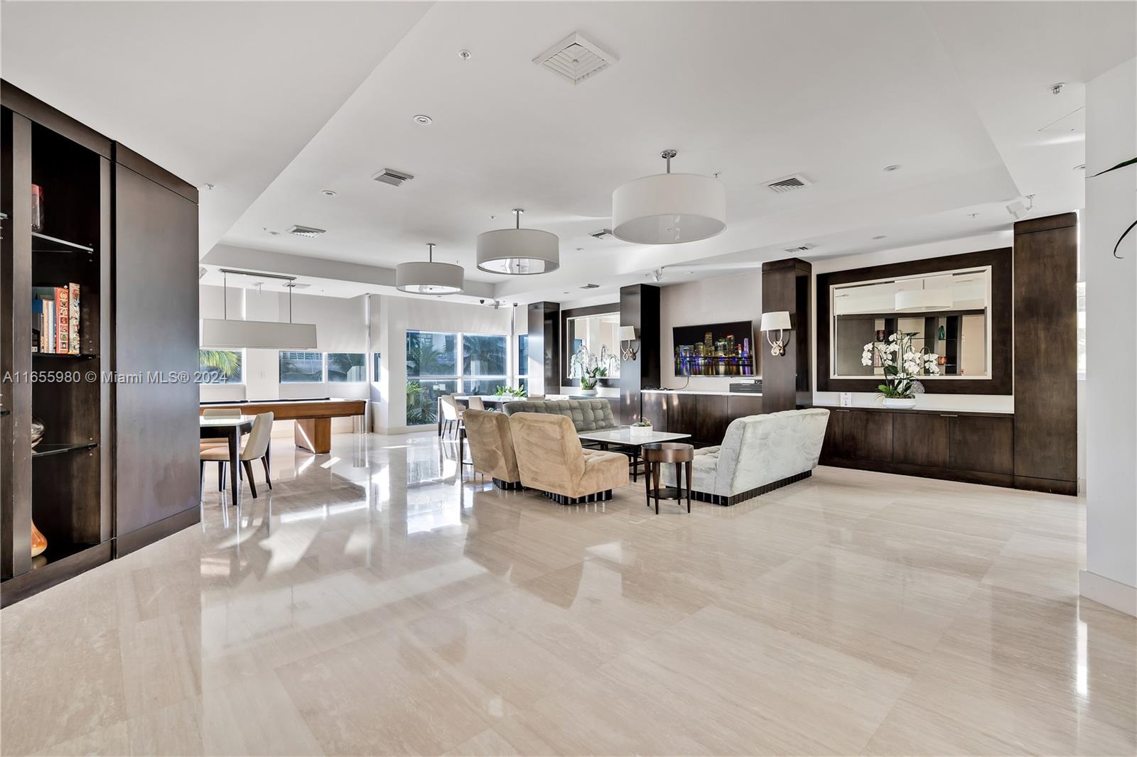 IL VILLAGGIO ON SOUTH BEA - Residential Lease