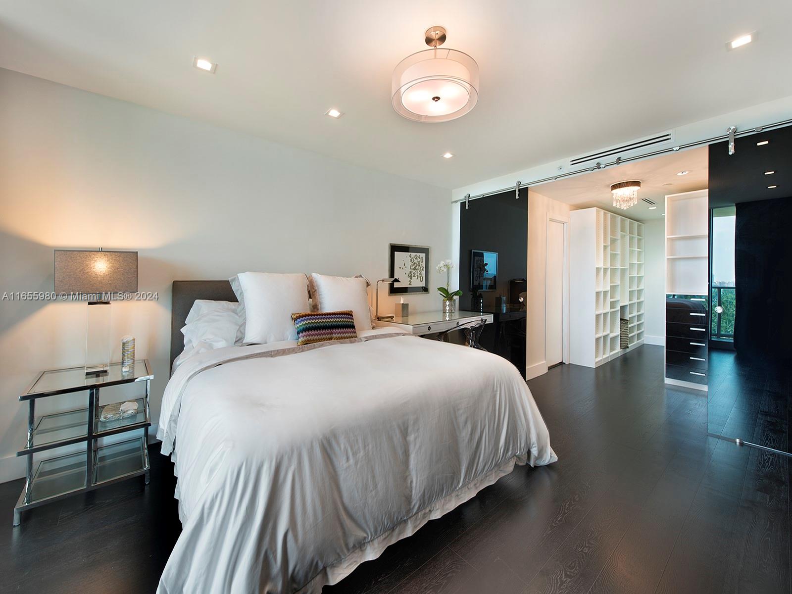 IL VILLAGGIO ON SOUTH BEA - Residential Lease