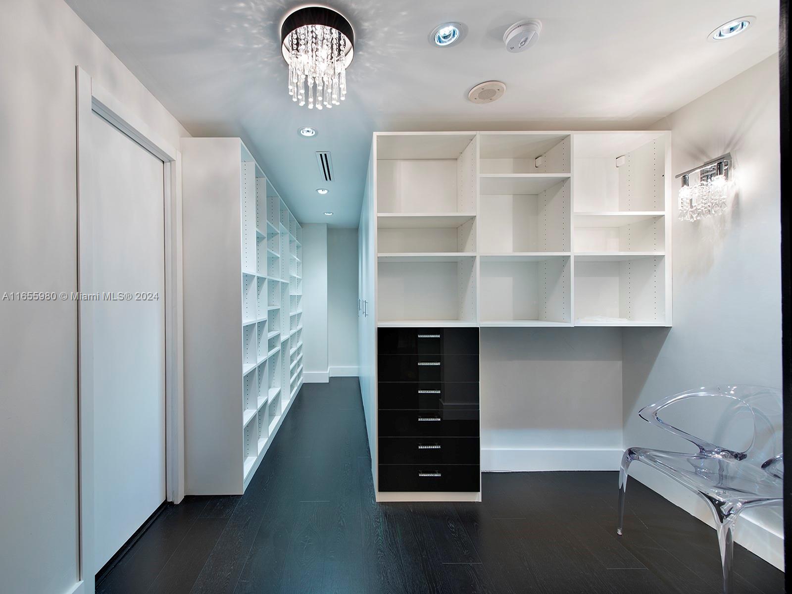 IL VILLAGGIO ON SOUTH BEA - Residential Lease