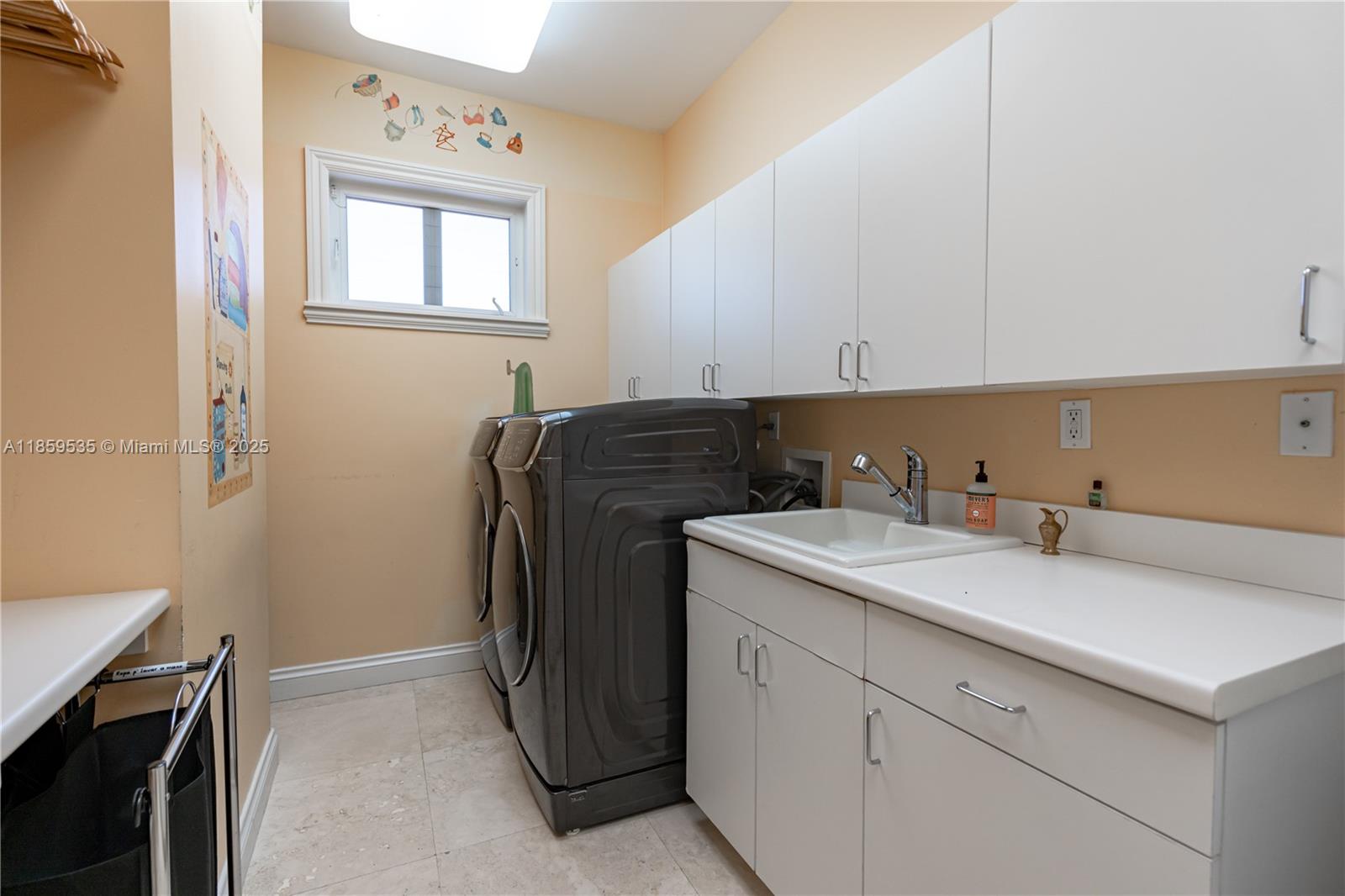 DEERING BAY ESTATES - Residential