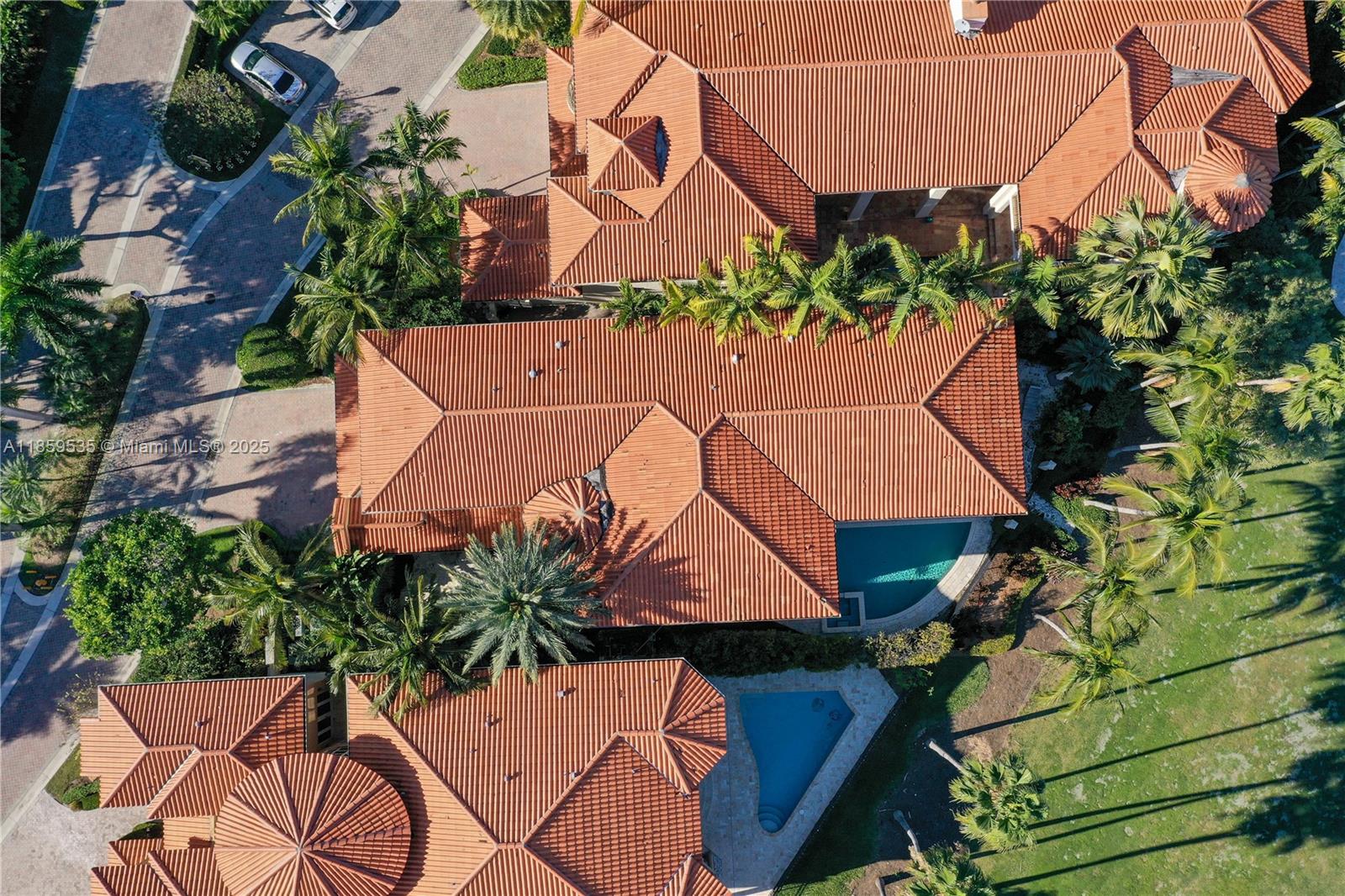 DEERING BAY ESTATES - Residential