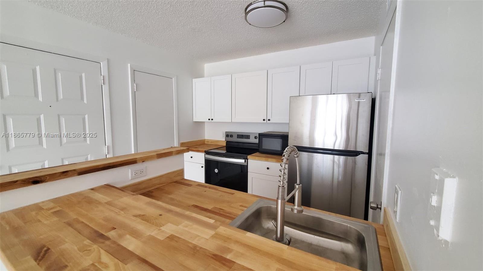 PALM AIRE GARDENS CONDO - Residential Lease