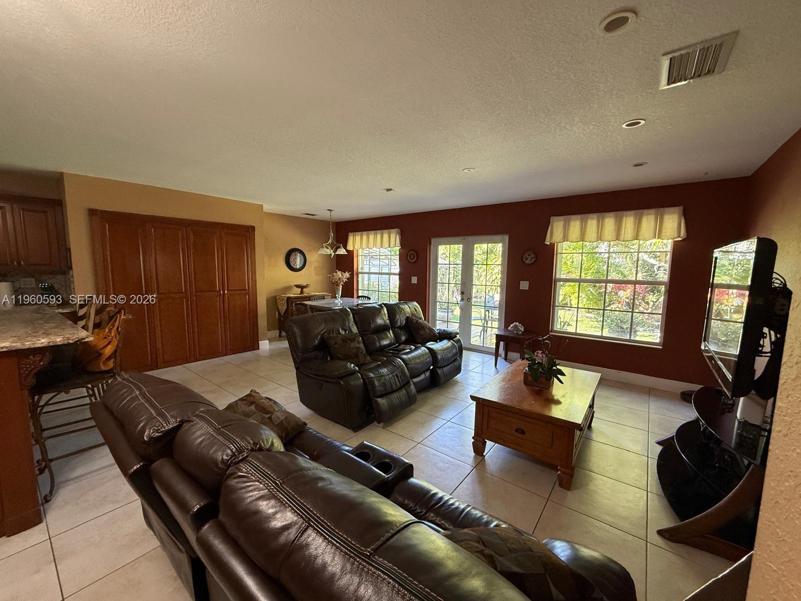 LANDING SOUTH - Residential