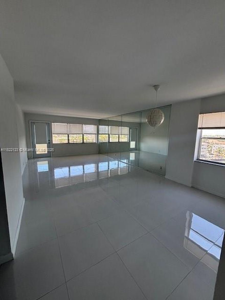 REMODELED ¡ONCE IN A LIFETIME OPPORTUNITY THAT CAN BE PASSED UP! PERFECT PRICE TO LIVE IN A REMODELED APARTMENT WITH IMPRESSIVE VIEWS. 24X24 PORCELAIN TILE THROUGHOUT THE UNIT. TWO BEDROOMS & 2 BATHS.