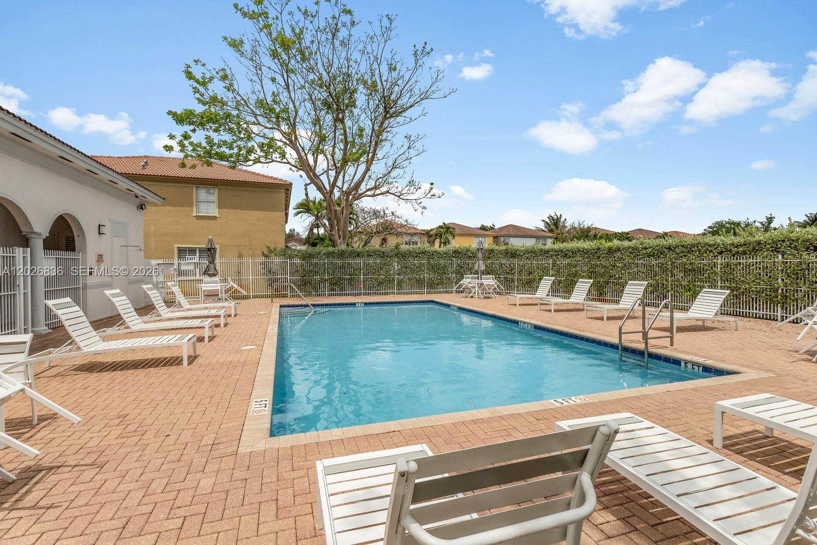 ISLANDS AT DORAL TOWNHOME - Residential
