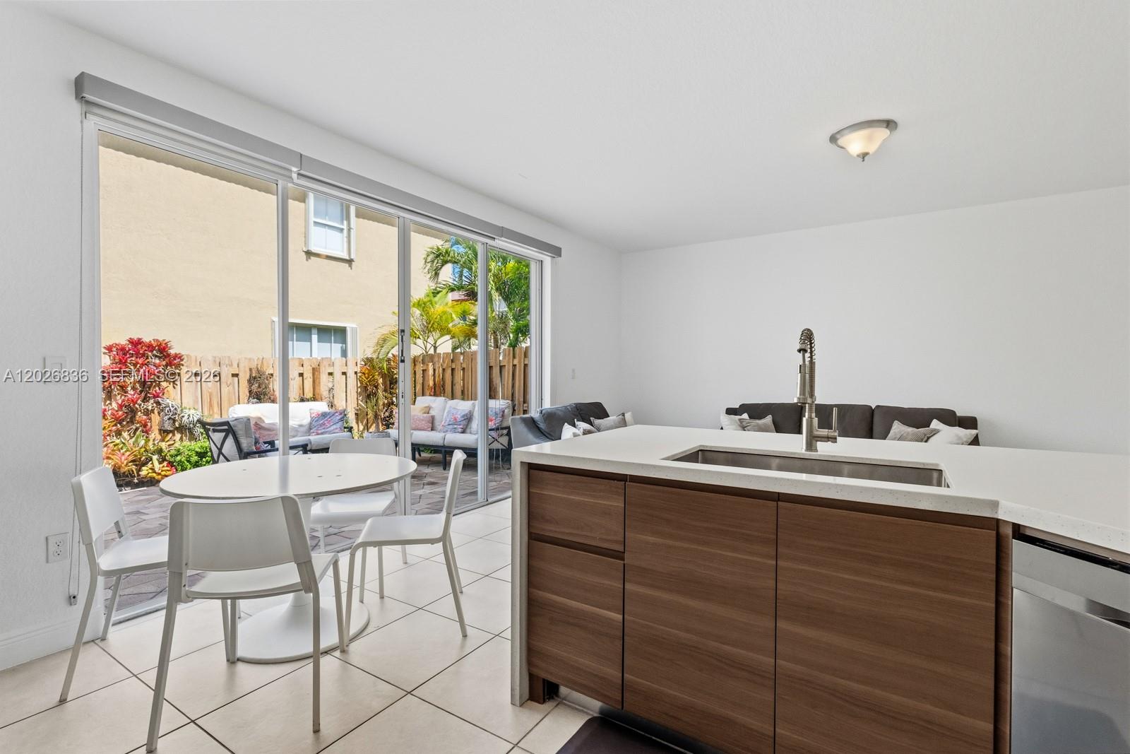 ISLANDS AT DORAL TOWNHOME - Residential