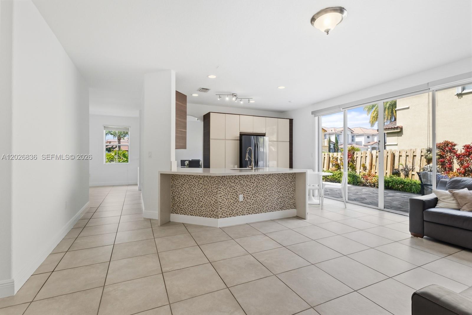 ISLANDS AT DORAL TOWNHOME - Residential