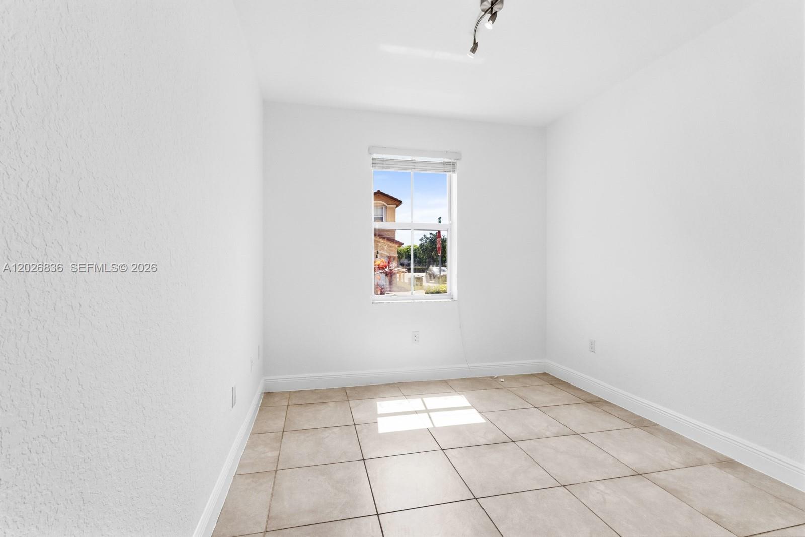 ISLANDS AT DORAL TOWNHOME - Residential