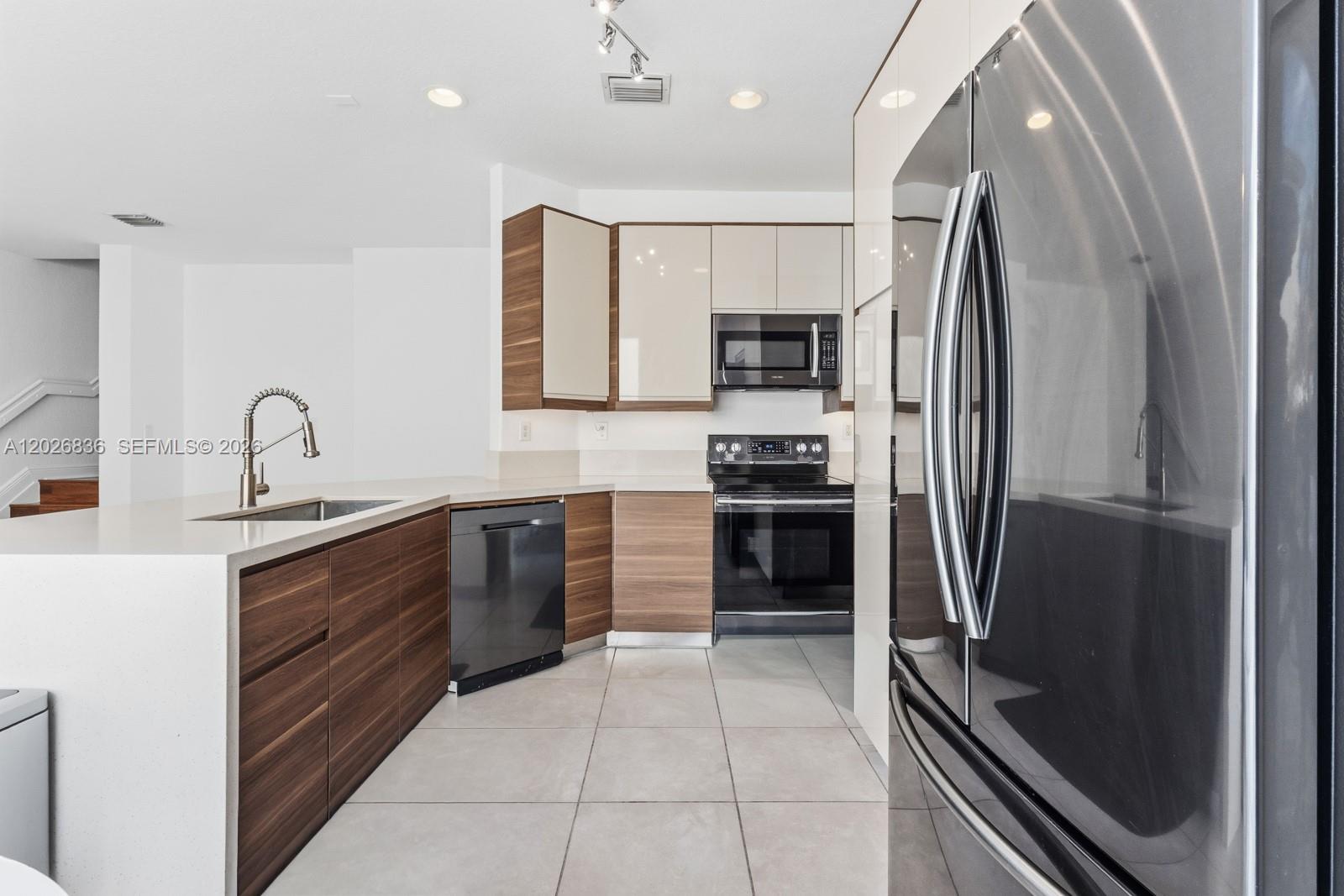 ISLANDS AT DORAL TOWNHOME - Residential