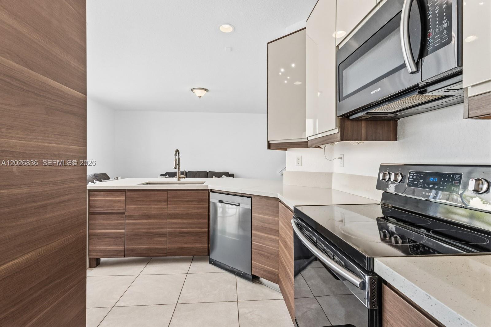 ISLANDS AT DORAL TOWNHOME - Residential