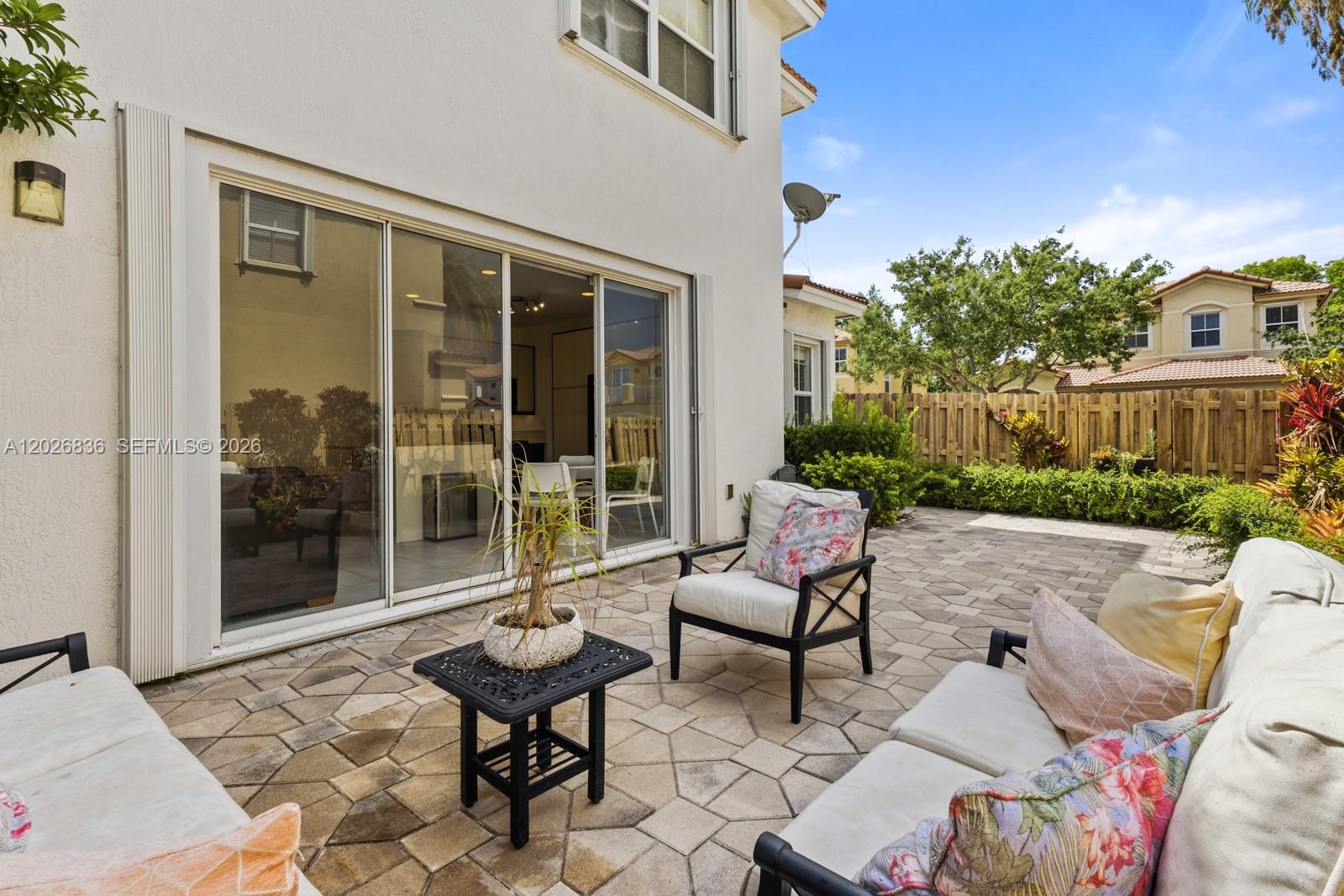 ISLANDS AT DORAL TOWNHOME - Residential