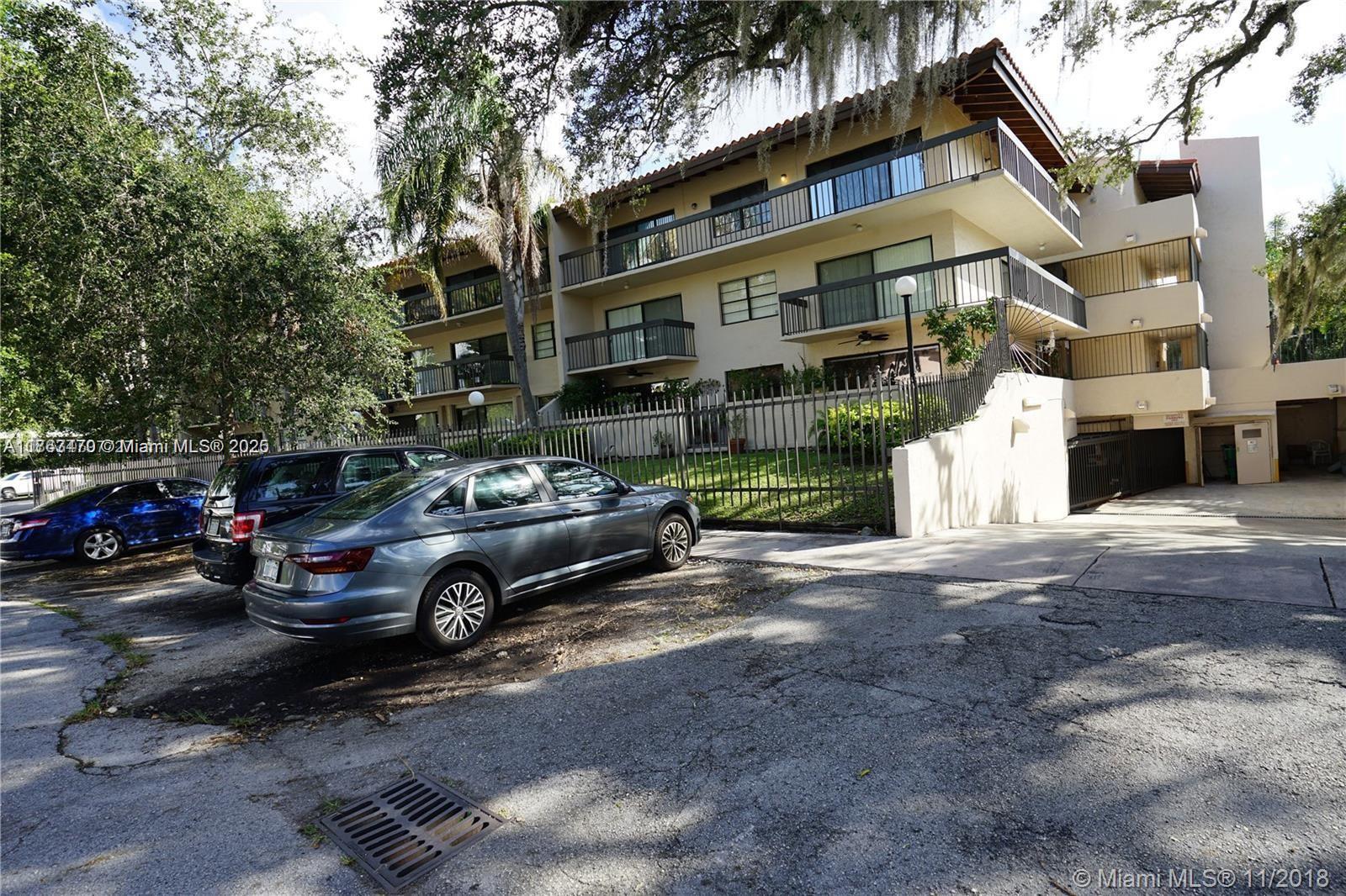 5201 Orduna Dr 12