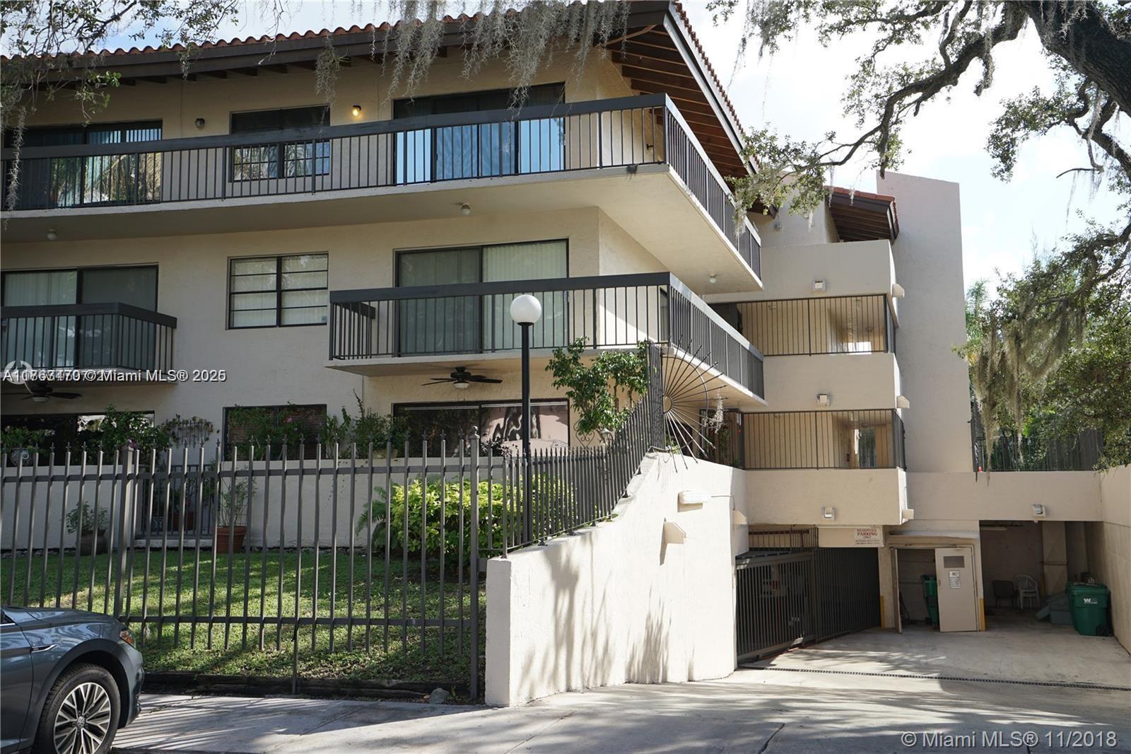 5201 Orduna Dr 12, Coral Gables, Broward County, Florida - 2 Bedrooms  
2 Bathrooms - 