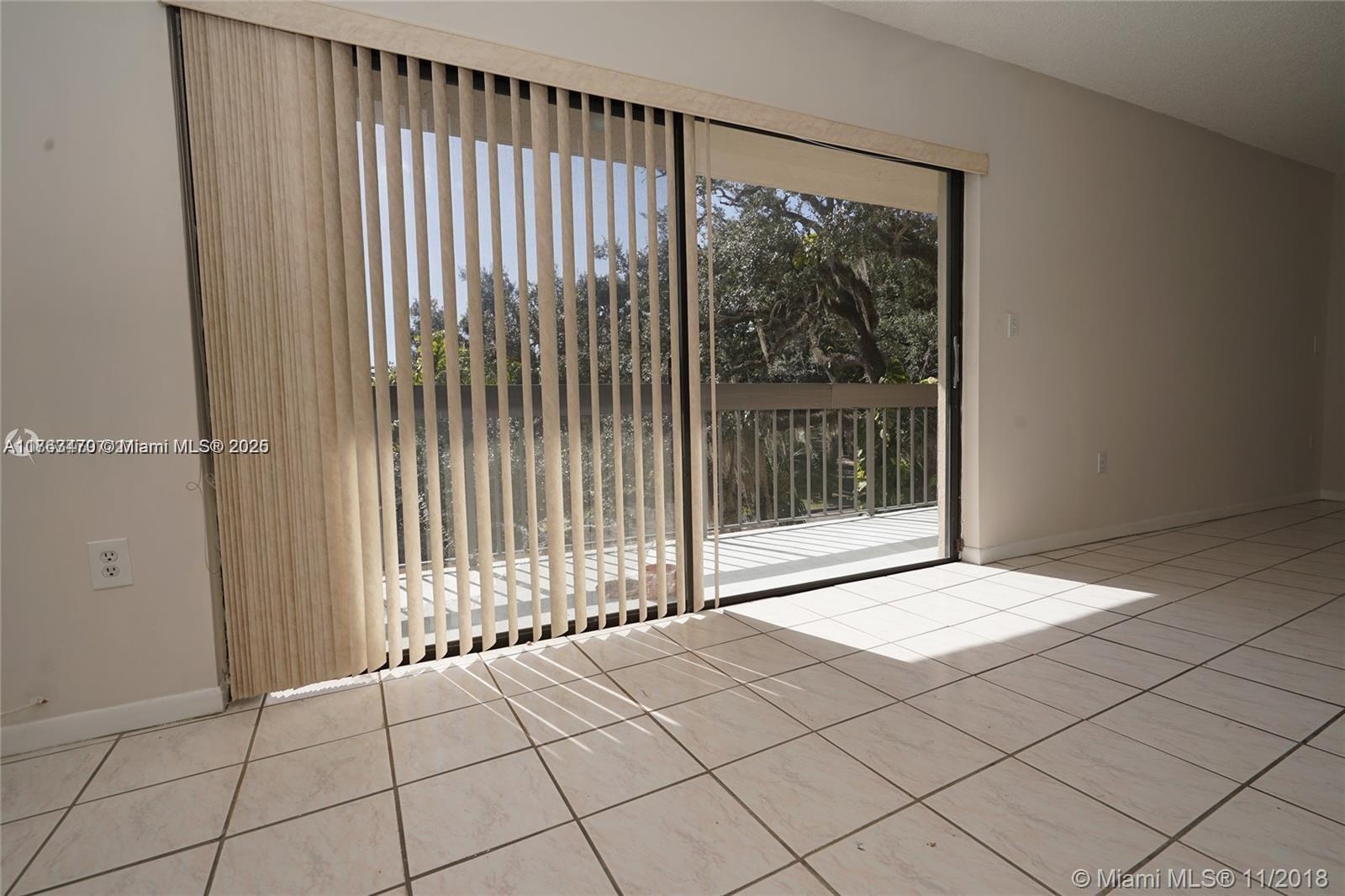 5201 Orduna Dr 12
