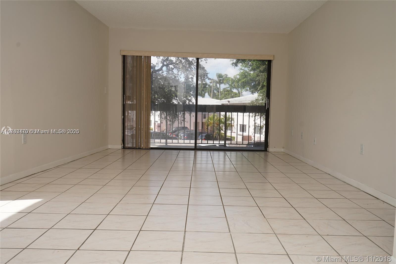 5201 Orduna Dr 12