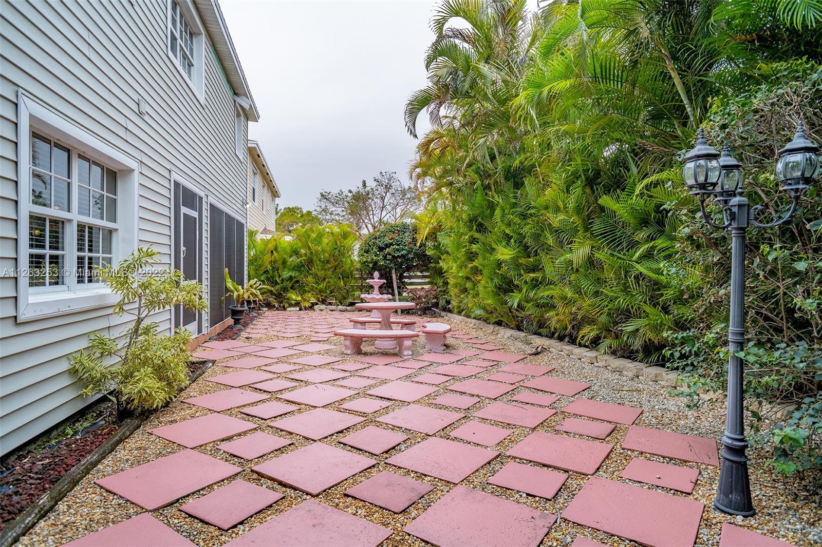 COUNTRY WALK SEC 5 - Residential Lease