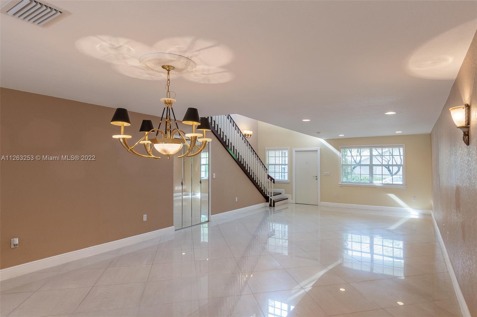 COUNTRY WALK SEC 5 - Residential Lease