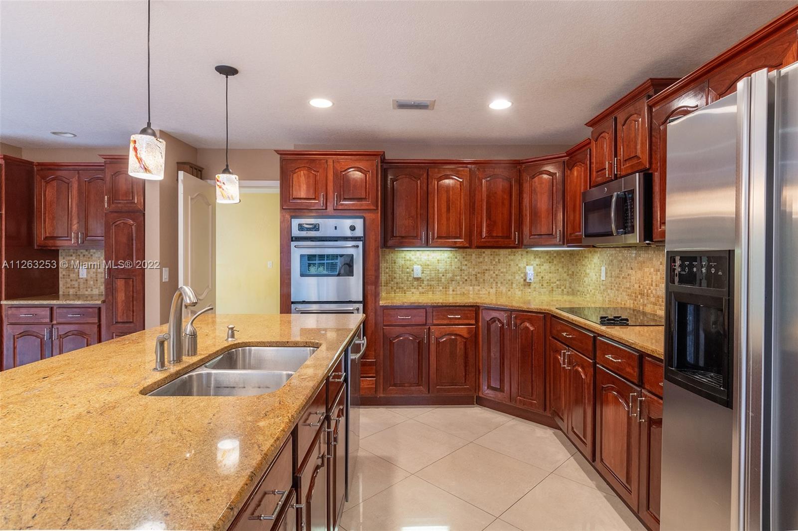 COUNTRY WALK SEC 5 - Residential Lease